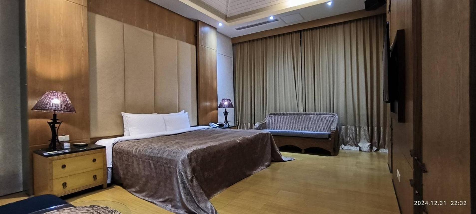 Shantis Motel Chiayi Extérieur photo