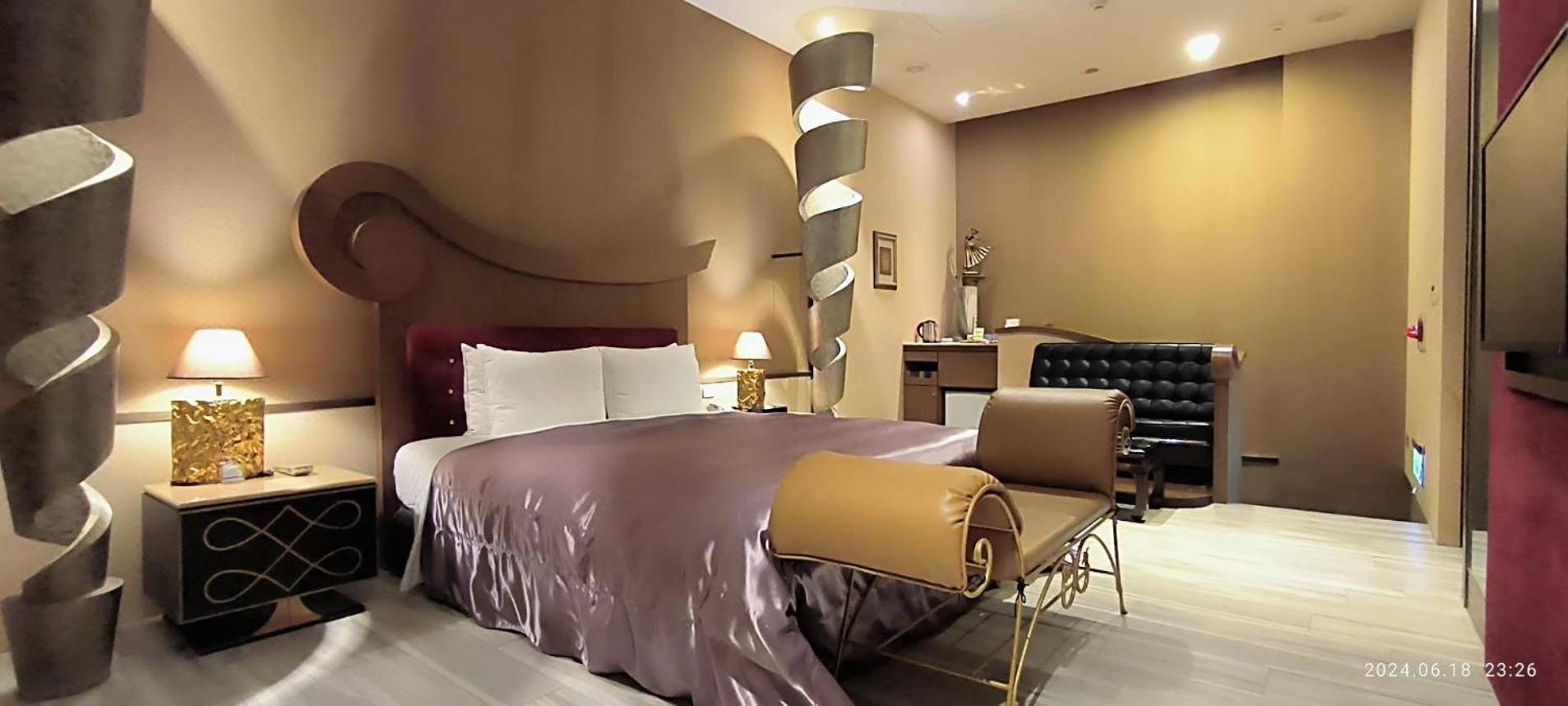 Shantis Motel Chiayi Extérieur photo