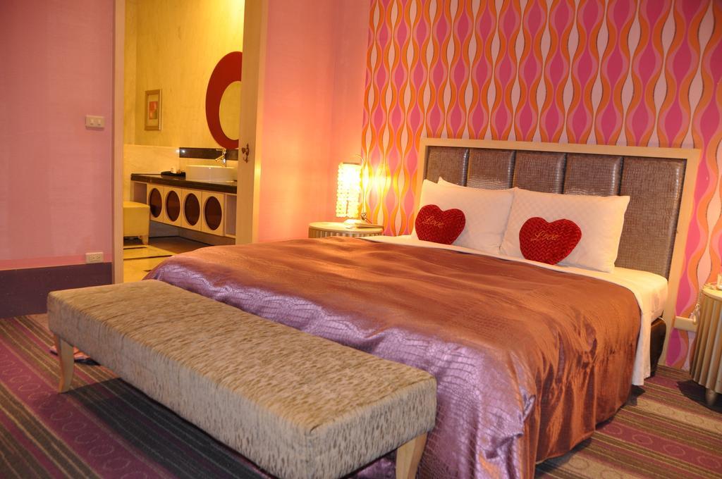Shantis Motel Chiayi Extérieur photo